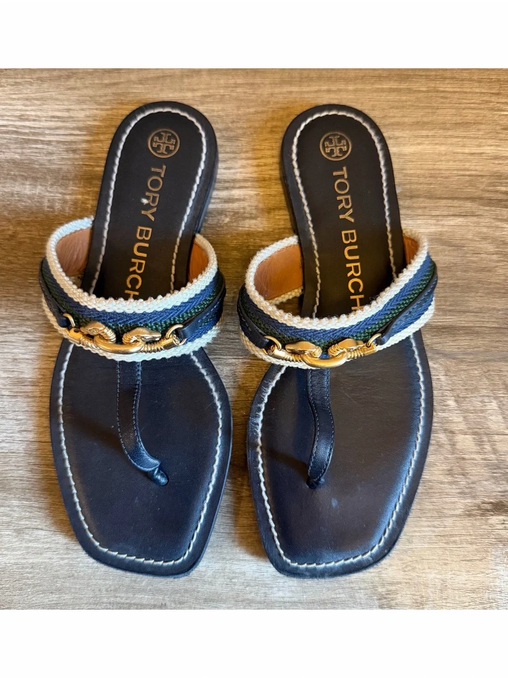Tory Burch Jessa Thong Sandals in Navy gold-tone horse-link Womens Size 6